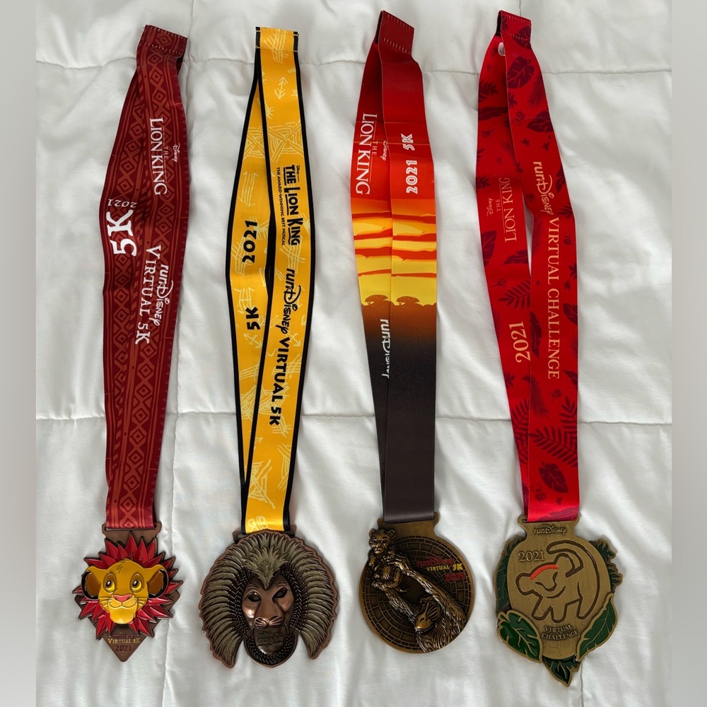 RunDisney 5K Lion King Medal Set 🦁🐗🐛🎶